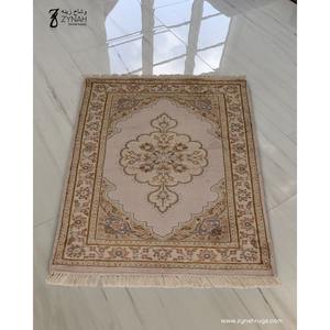 Tapis de prière en soie Tranquil Grace, exportateur indien, tapis de prière musulman abstrait pour la maison ou la mosquée et cadeaux à bon prix - Product Image 2