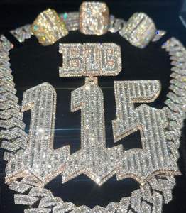 Pendentif en diamant Moissanite taillé à la main Style Hip Hop Bijoux fins Quartz Lettre de charme religieux indien directement du fabricant - Product Image 2