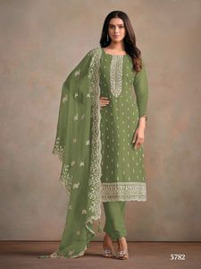 Alta demanda Ropa étnica Seda de organza pesada con bordado Traje Salwar Mujer Moda Fabricante y exportador de Surat - Product Image 2