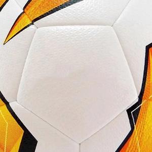 Balón de Fútbol de Cuero PU Ligero de Diseño Superior para Deportes al Aire Libre, Tamaño Personalizado, con Logotipo Personalizado para Entrenamiento - Product Image 6