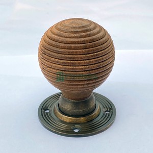 ลูกบิดประตูไม้สักรังผึ้งโบราณ - Product Image 2