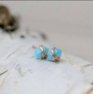 Boucles d'oreilles à clous en pierres précieuses Larimar à facettes de 8mm Qualité incroyable en argent sterling 925 avec placage à l'or Occasion spéciale Porter des bijoux - Product Image 4