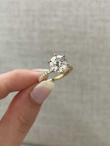 Hecho a mano diseño clásico 18K oro amarillo sólido laboratorio crecido diamante redondo corte brillante 6 garras pavimentado solitario anillos de boda a granel - Product Image 5