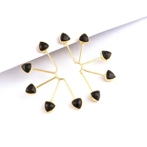Индивидуальные Позолоченные дизайнерские серьги 24 карат, многогранные серьги из черного оникса в форме триллиона, серьги-гвоздики для женщин