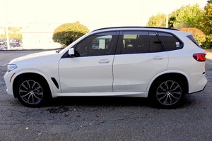 BMW X5 2019 Blanc SUV Automatique Turbo Sièges en Cuir R20 Conduite à Gauche Essence Occasion Phares LED Toit Panoramique - Product Image 4
