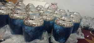 Urna de latón nácar con caja de terciopelo suministros funerarios Brassworld India - Product Image 6