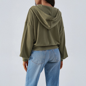 Venta al por mayor de ropa de calle informal personalizada recortada superior Boxy Sudadera con capucha de punto cremallera completa poliéster Color sólido chaqueta de Jersey para las mujeres - Product Image 4