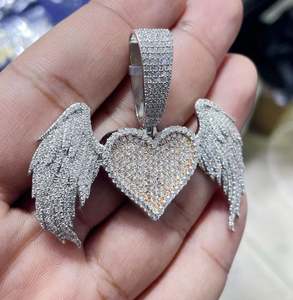 Colgante de corazón de alas de Ángel, colgante de moissanita VVS para mujer, colgante de corazón helado, colgante de ala dorada, color VVS D de 5,65 quilates - Product Image 2