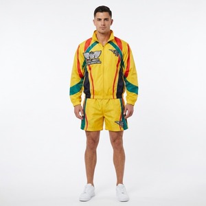 Veste bomber à capuche coupe-vent jaune pour homme avec logo brodé et ensemble de shorts assortis, tenue sportive d'automne - Product Image 1