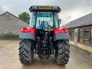 Nuevos tractores de caja de cambios manual estándar de emisión Euro VI a la venta Interior de cuero oscuro FWD Drive - Product Image 6