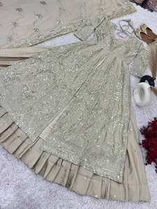 Nouvelle collection de lehenga choli indien de qualité supérieure, élégant et attrayant, pour les fêtes et les mariages, avec des paillettes lourdes, des travaux de zari et de dori - Product Image 5