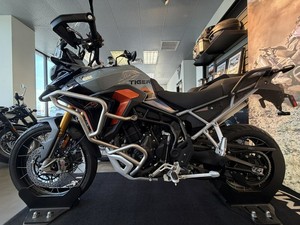 Offre Exceptionnelle : Nouvelle Moto d'Aventure Triumph TIGER 900 RALLY PRO DESERT EDITION 2026 à Vendre avec GARANTIE - Product Image 2