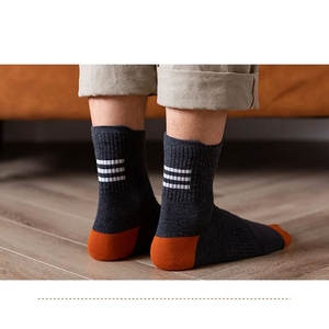 Chaussettes de cricket professionnelles pour hommes, entraînement, matchs compétitifs, épaisses, de haute qualité, écologiques, évacuation de l'humidité, logo en bas - Product Image 3