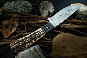 มีดเหล็กดามัสกัสทำด้วยมือพร้อมด้ามจับแตรมีดล่าสัตว์กลางแจ้งปรับแต่งได้ - Product Image 2