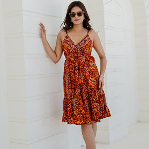 Vestido Midi Moderno de Verano con Estampado Paisley y Perlas, Cuello en V, Elegante, Manga 3/4, Lavable, Corte en A, 100% Algodón, Estampado Floral - Product Image 1