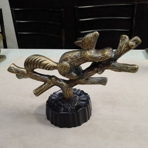 <b>Cast</b> <b>Iron</b> Heavy-Duty Door Knocker with Antique Brass Finish - Product Image 6