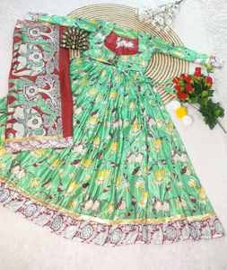 VESTIDO DE DISEÑADOR DE CUELLO BORDADO RANGOLI GEORGETTE NEGRO DE MODA CON DUPATTA VERDE - Product Image 2