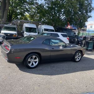 CleAN 2021 D-o-d-g-e Chall_enger SXT RWD - Product Image 5