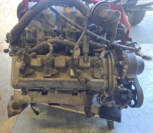 Excellent état de fonctionnement Moteur à essence 8 cylindres 2UZ-FE 4.7L d'occasion avec 3 ou 4 cylindres de cylindrée VVTi modèle NPR 6L - Product Image 3