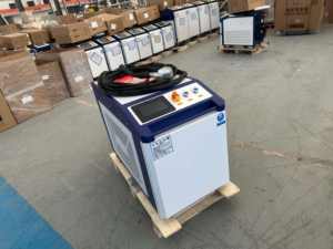 <span class=keywords><strong>MAX</strong></span> Raycus 4in1 Soudeuse laser portable 1500W Machine de soudage des métaux en acier inoxydable <span class=keywords><strong>prix</strong></span> usine facile à utiliser petite taille - Product Image 4