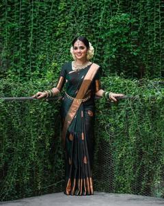 High Quality Heavy Jacquard Silk <b>Saree</b> Purple Sky Blue Border <b>Golden</b> Big Jacquard Weaving Bollywood Viscose for Summer Winter - Product Image 4