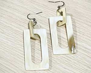 Accepter Design personnalisé Boucles d'oreilles en corne de buffle Bijoux faits à la main 100% Boucles d'oreilles en corne de buffle et boeuf naturel Boucles d'oreilles en corne - Product Image 4