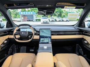 Voiture électrique hybride de luxe haute performance d'occasion, modèle 2025, berline rapide avec une autonomie de 201-300 km et une batterie de 50-70 kWh - Product Image 4