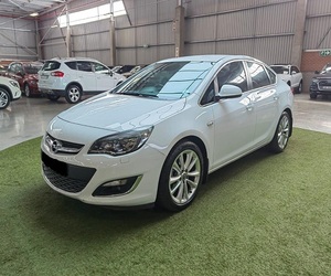 Offre exceptionnelle : Opel Astra Berline d'occasion 1. 6 T U R B O    C O S M O   -  PRÊT À EXPÉDIER - Product Image 1