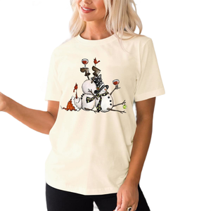 T-shirt drôle de Noël de bonhommes de neige ivres pour les femmes T-shirt graphique de vacances mignon avec la conception de verre à vin respirant Noël festif - Product Image 2