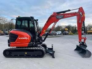 Utilisé pour la mini excavatrice Kubota U40 Bagger propre et originale Capacité de 4 à 5 tonnes Conforme à l'EPA avec moteur central - Product Image 5