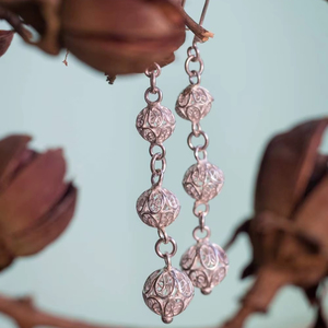 Pendientes de tuerca tradicionales de alta calidad, superventas, directos del proveedor indio con diseño de brillo brillante - Product Image 1