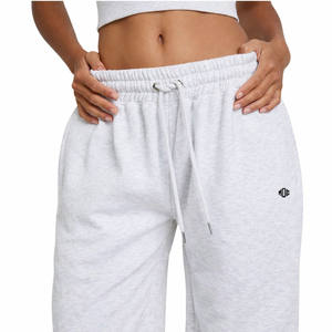 Ensemble de survêtement décontracté en molleton de coton pour femmes, sweat à capuche court zippé et pantalon de jogging ample, pour la fabrication de marques privées - Product Image 3