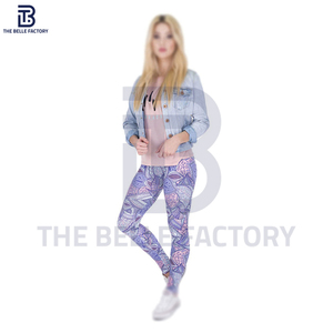 Legging de fitness tricoté respirant de haute qualité pour femmes avec des tailles personnalisables en fibre de coton/bambou Logo à la taille fabriqué au Pakistan - Product Image 4