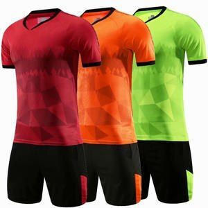 Maillot de football pour enfants personnalisable Kit complet de football pour garçons Entraînement sportif d'été Technique de coupe automatisée Argentine - Product Image 3