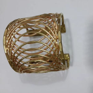 Derniers modèles de bracelets en laiton faits à la main, bracelets en laiton imposants, bracelets en laiton indiens conçus pour une utilisation artisanale, artisanat en résine - Product Image 1