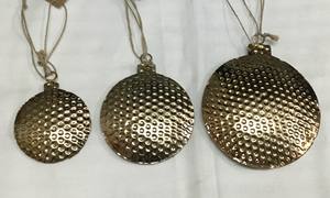 Festive Noël Anneau En Métal Cloche Décorations 3 Tailles Gravé Conception Ornement Suspendu pour La Maison Arbres Boule Arbre Style De Vacances - Product Image 3