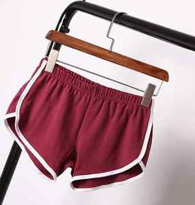 Vente en gros d'usine de shorts pour femmes vêtements décontractés en tissu doux vêtements de sport marque privée mode marque personnalisée expédition rapide approvisionnement en vrac - Product Image 5