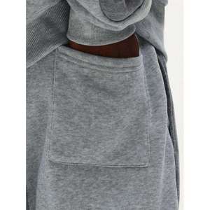 เสื้อฮู้ดดี้โอเวอร์ไซส์สีเทาสำหรับผู้ชาย แต่งแถบข้างตัว พร้อมกางเกงแทรคสูทเข้าชุด ผลิตแบบ ODM Trackstar OEM รับผลิตแบรนด์ส่วนตัว - Product Image 6