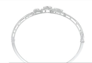 Bracelet jonc de créateur en argent sterling massif 925 plaqué rhodium avec diamant taille émeraude cultivé en laboratoire certifié IGI pour femme (OEM) - Product Image 2