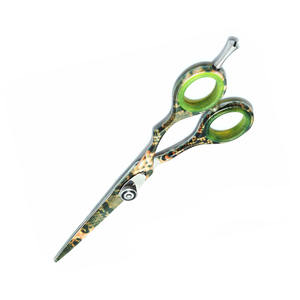 กรรไกรช่างตัดผมกระดาษเคลือบหลายสีพร้อมที่วางนิ้วปรับได้และแหวนยางสีเขียว - Product Image 5