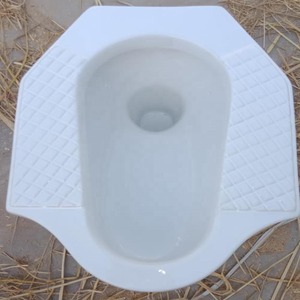 Pan accroupi en céramique de style asiatique Toilettes en porcelaine de l'Orissa orientale Articles sanitaires pour le marché indonésien - Product Image 5