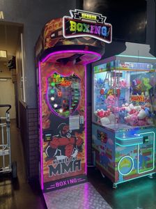 Nouvelle machine de boxe de haute qualité, jeu d'arcade avec accepteur de billets et mécanisme à pièces, machine de boxe interactive. - Product Image 2