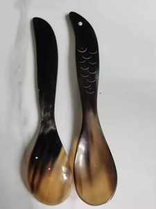 Cuchara de Cuerno de Búfalo y Vaca Estilo Animal Hecha a Mano y Ecológica, Vajilla para Café de Crescent Crafts - Product Image 4