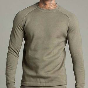 Le Pakistan fabrique des chemises de survêtement personnalisées OEM/ODM chemises de survêtement à col rond de haute qualité chemises de survêtement à la mode vêtements pour hommes - Product Image 5