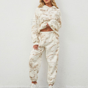 Survêtement imprimé à la mode tenue confortable et élégante pour un usage quotidien survêtement imprimé deux pièces correspondant haut et bas ensemble - Product Image 4