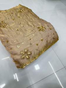 Tissu brodé en soie de qualité supérieure multicolore avec perles et motifs floraux en pierre pour les tenues ethniques comme les saris, les lehengas et les costumes. - Product Image 4