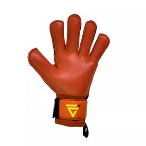 Gants de gardien de but professionnels personnalisables en latex allemand 4 mm, coupe négative, antidérapants, avec sangle de poignet réglable, légers et enroulables - Product Image 4