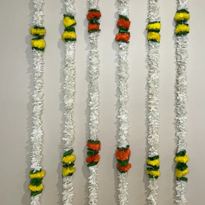 Colgantes de flores artificiales de caléndula de jazmín, 5 pies, decoración India para bodas y fiestas, gran oferta, decoración de ceremonia Sangeet Mehandi - Product Image 1