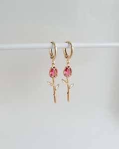 Boucles d'oreilles créoles Huggie en argent sterling 925 plaqué or avec charm rubis rose mignon, style vintage, cadeau de fête pour elle - Product Image 5