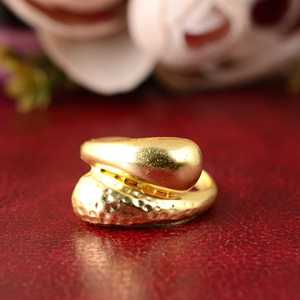Bague Bohème Martelée au Design Tendance, Bague en Laiton Bohème pour Femme, Bague Ondulée Plaqué Or 18K pour Vente en Gros OEM ODM - Product Image 4